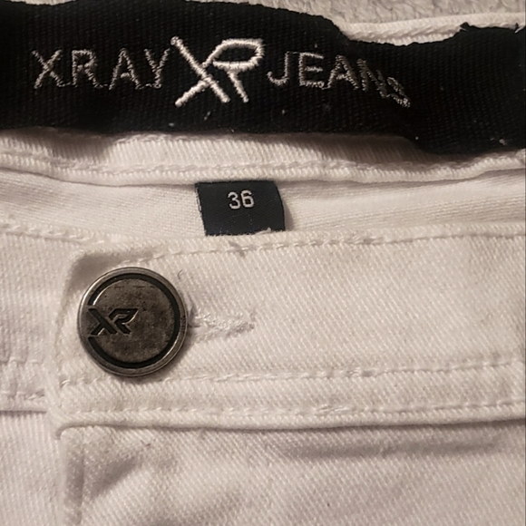 Very Nice, Men's X-Ray Jean Shorts. Size 36 - Picture 3 of 3